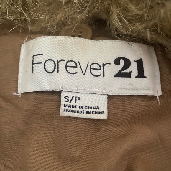 Forever21 - Picture 4 of 6